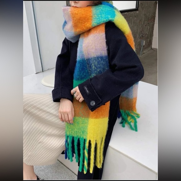 Colourful Scarf - Picture 4 of 4